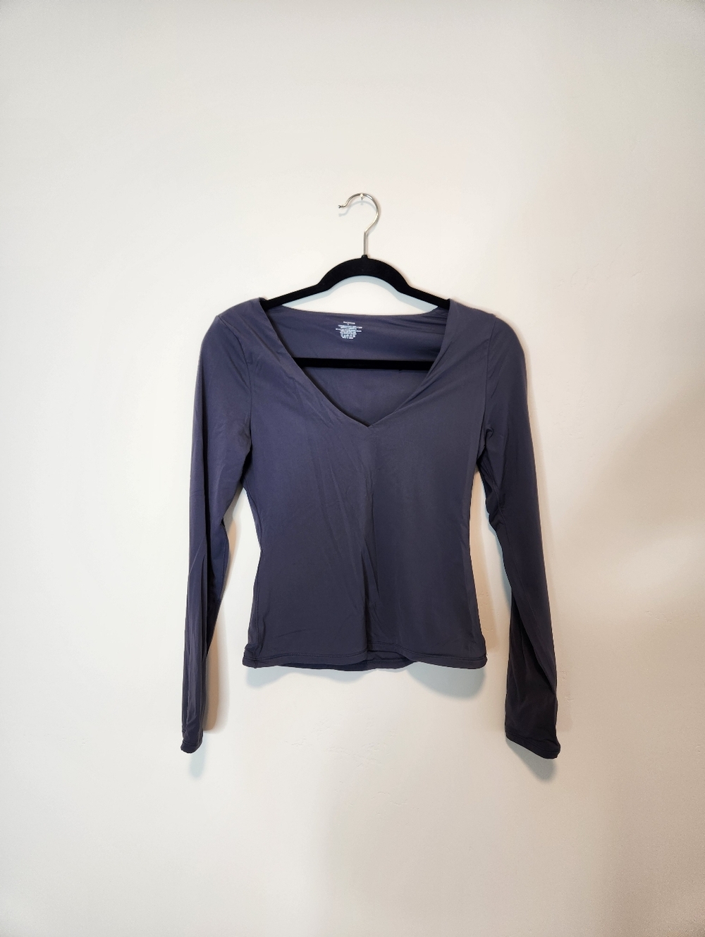 Suuksess Fitted Buttery Soft V-Neck Long Sleeve Top Size Large